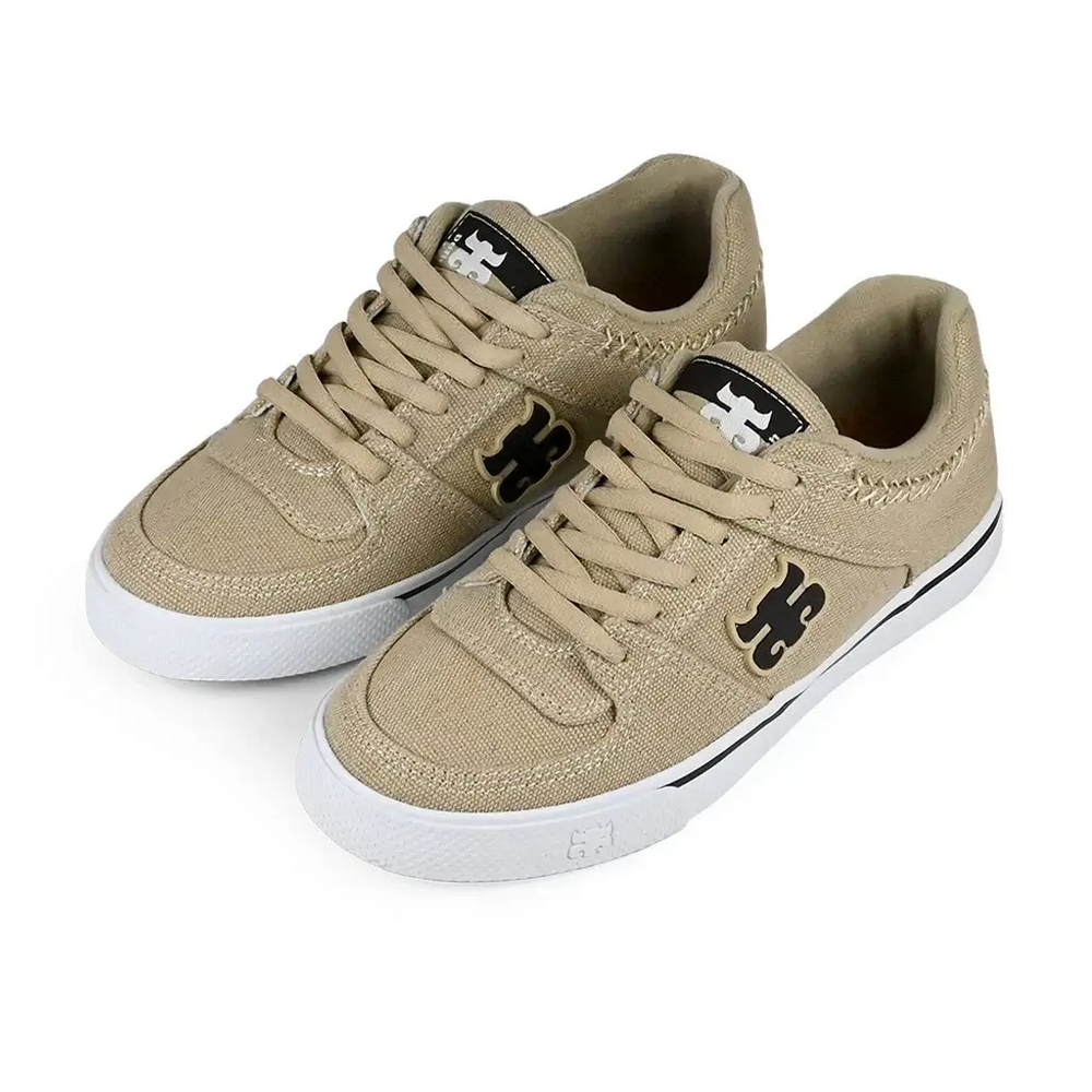 Front three-quarter view of a pair of iPath Reed Low natural hemp shoes, showing textured beige uppers, matching laces and white soles.