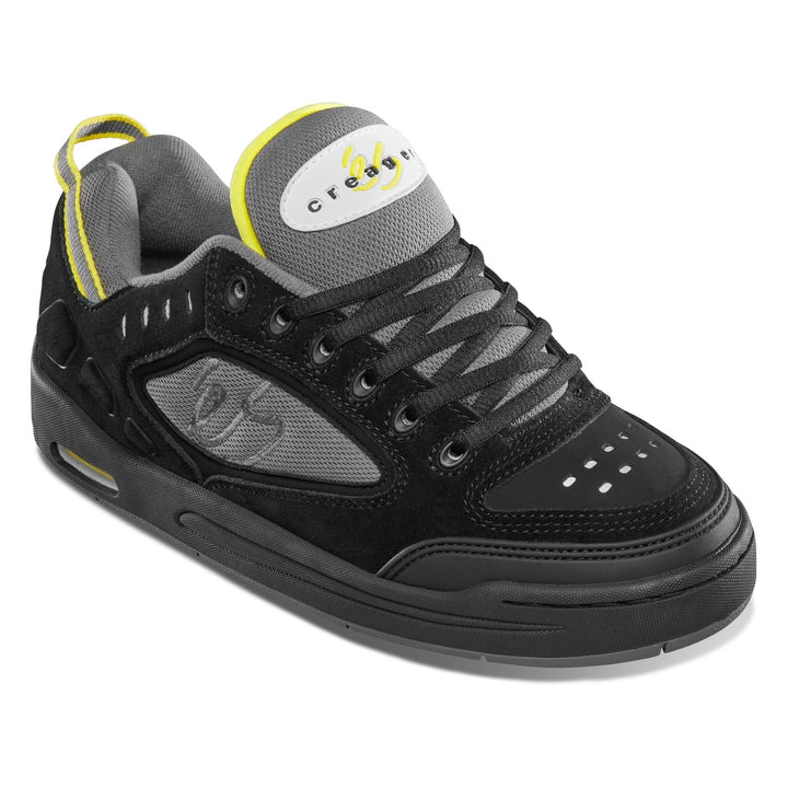 All black skateboard fashion shoes